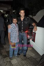 Salman Khan at the special screening of Peepli Live  in Ketnav on 10th Aug 2010 (5).JPG